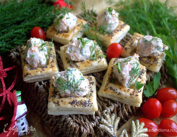 Украсить каждую порцию укропом.