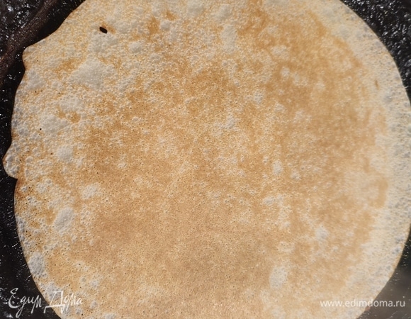 Выпекать с каждой стороны до румяного цвета.