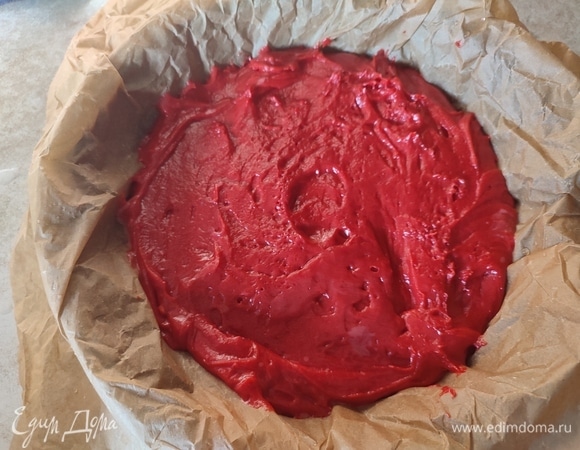 Выпекать 35–40 минут при температуре 200°C до сухой зубочистки.