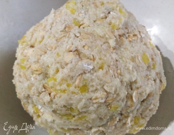 Замесить крутое тесто.