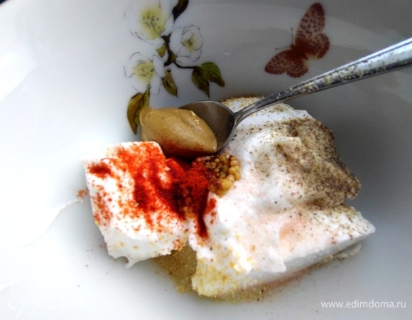 Для заправки смешать все ингредиенты.