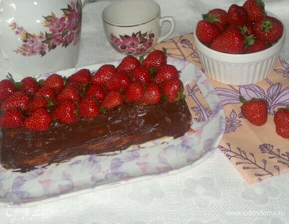 Подать творожную запеканку к столу.