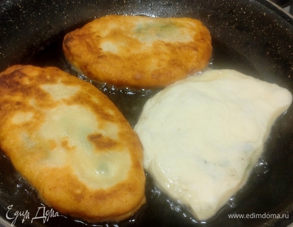 Жарить в разогретом масле с двух сторон.