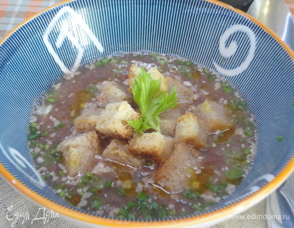 Сбрызнуть ароматным оливковым маслом и подавать с сухариками.