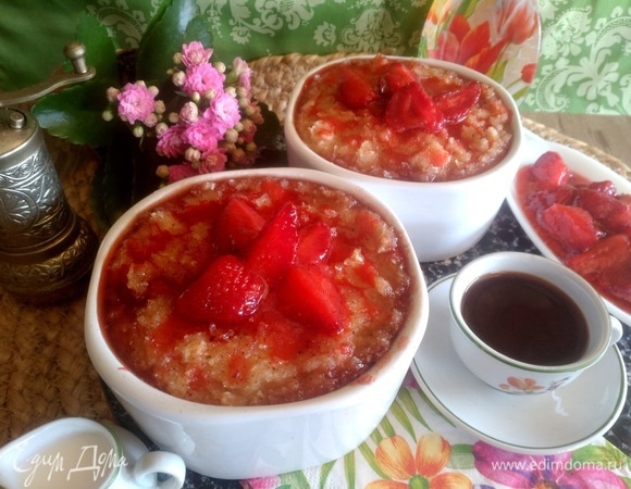 Накрыть ягодой теплую кашу.