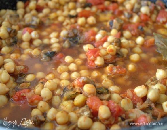 Залить водой или отваром от нута.