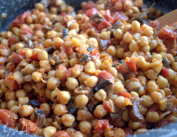 Тушить под крышкой 20 минут.