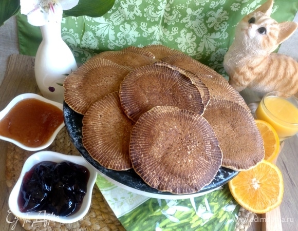 Подаем с джемом, чаем или соком.