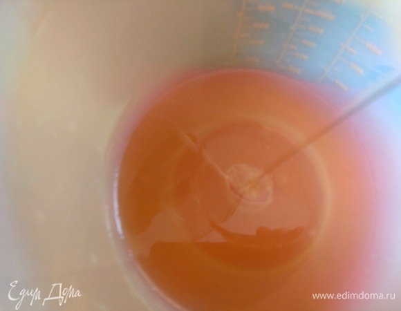 Для постного майонеза берем рассол от горошка или фасоли.