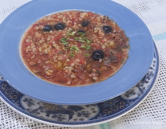 Подавать горячим с зеленью.