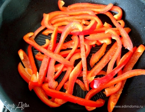 Добавить перец.