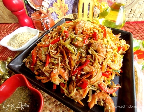 Перенести на блюдо.