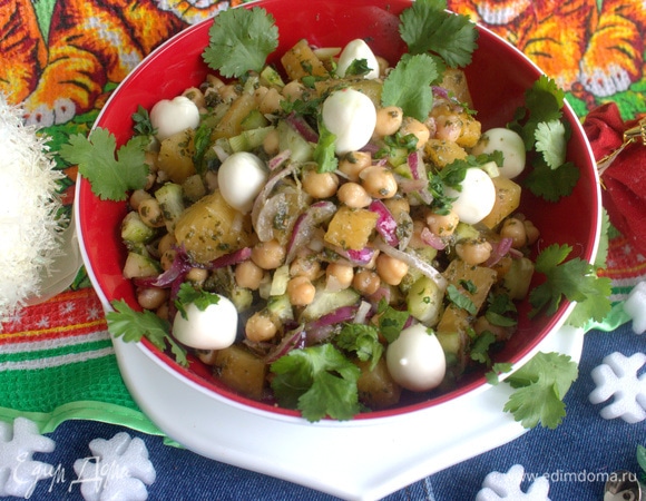 Не в пост посыпать мини–моцареллой.