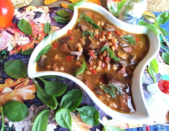 Варить суп около 30 минут на слабом огне.