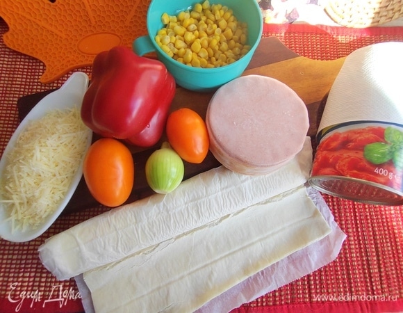 Натереть сыр, подготовить остальные продукты.