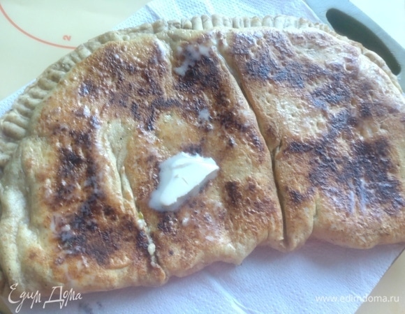 Готовую смазать сливочным маслом.