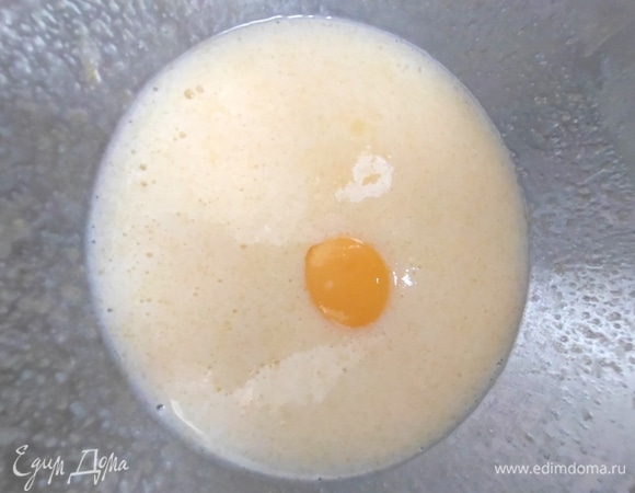 И каждый раз взбивать с белками.