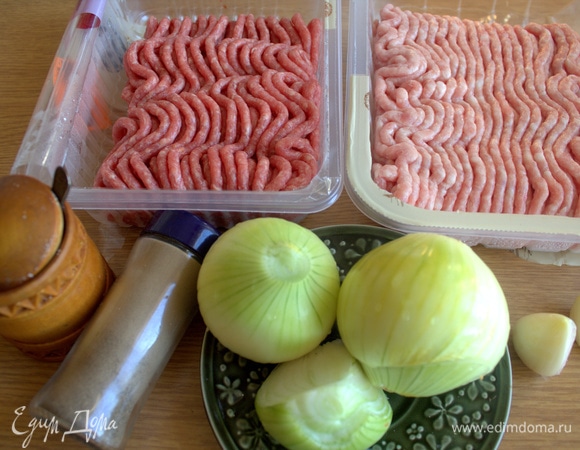 Фарш у меня смешанный (свинина и говядина), остался от начинки для пельменей.