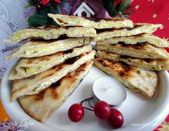 Лепешки хорошо брать в дорогу и на работу.