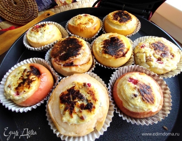 В моей сковороде верхняя крышка тоже печет, поэтому такая запеченная корочка.