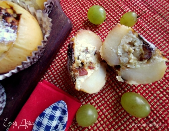 Летом можно подать с мороженым.