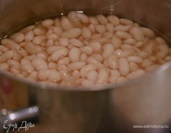 Фасоль заранее отварить до готовности.