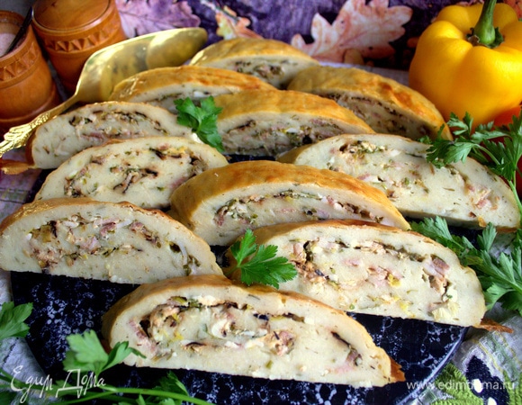 Остывший рулет хорошо нарезается.