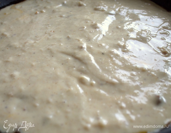 Полить их соусом бешамель и поставить в духовку.