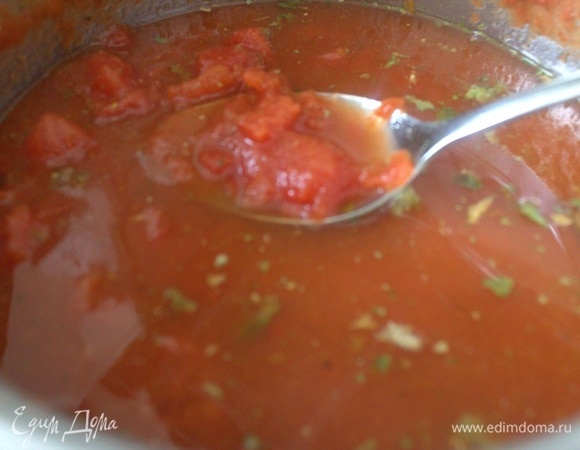 Долить воду или бульон, прогреть все вместе.