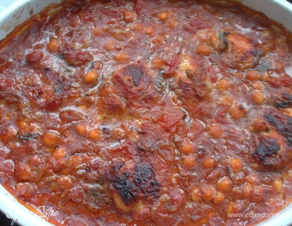 Подавать в керамическом блюде. 