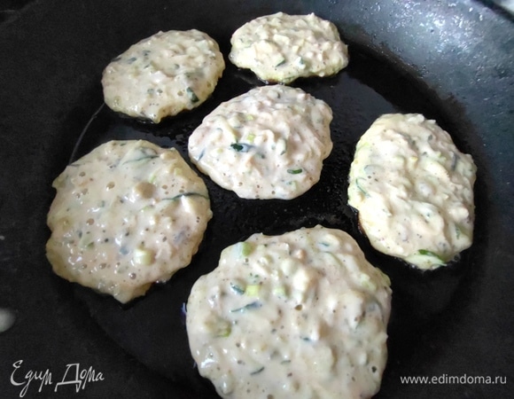 Жарить на растительном масле, как обычные оладушки.