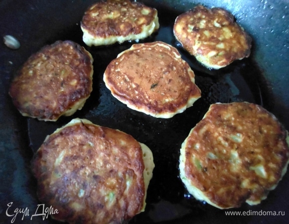 С двух сторон.