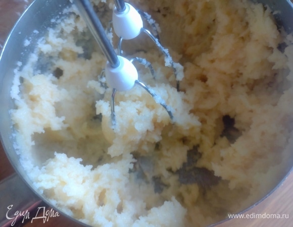 Взбить миксером.