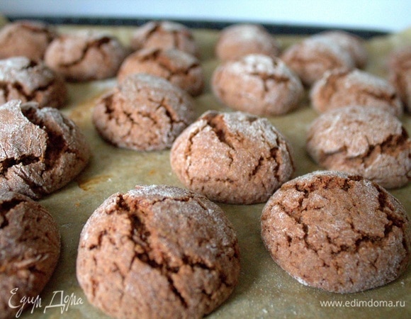 Вначале выпекала при 200°C в электродуховке.