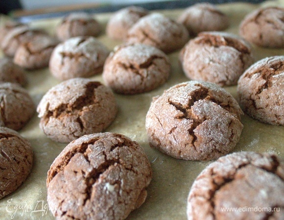 Потом уменьшила до 175°C, чтобы зафиксировать поднявшиеся прянички. Всего 20 минут в духовке.