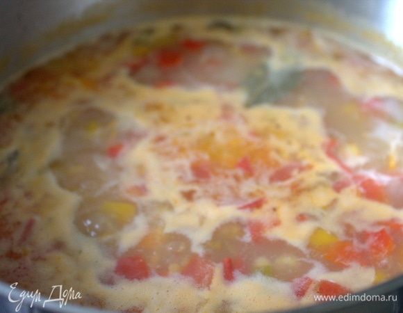 Варить до готовности чечевицы (красная варится быстро).