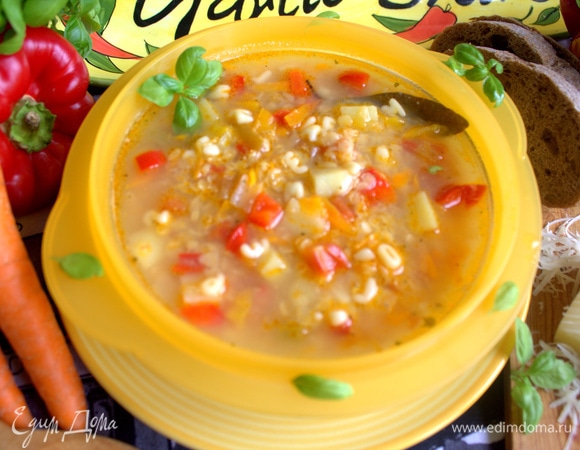 Разлить по тарелкам.