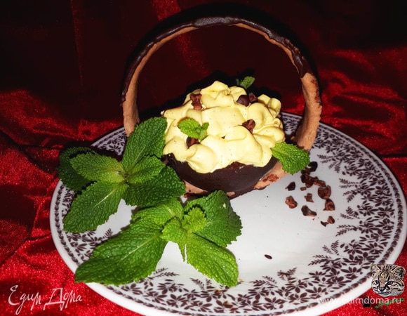 Можно дополнительно украсить. Я добавила рубленные какао-бобы и мяту.