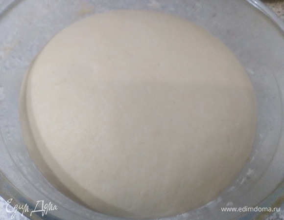Приготовить тесто. Накрыть, дать подняться.