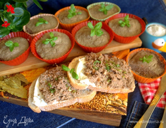 Подавать на завтрак или перекус в теплом или холодном виде.