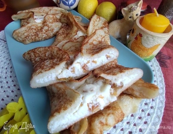 Подаем готовые горячие блины.