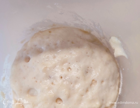 Для опары смешать все и оставить на 30 минут.