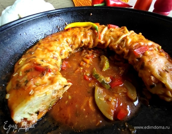 При подаче полить улитку соусом и предложить сметану.