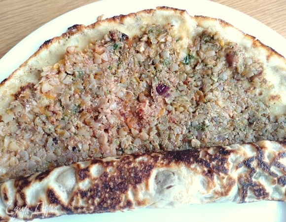 Свернуть рулетиком.