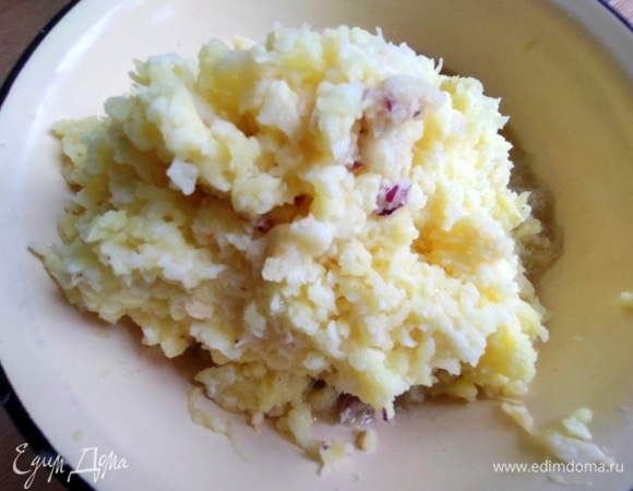 Перетереть все вместе. Иногда делаю и через более крупную насадку. Отжать лишний сок.