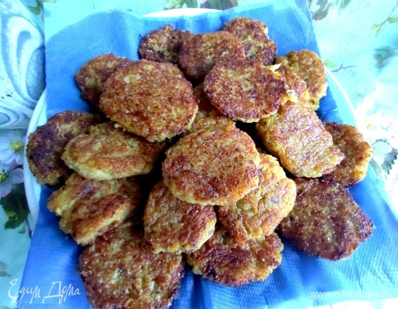 Получается такое большое блюдо драников, 30 штук.