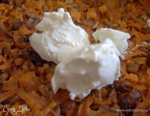 Ввести сливочный сыр (или сыр панир, который готовят дома). Смешать.