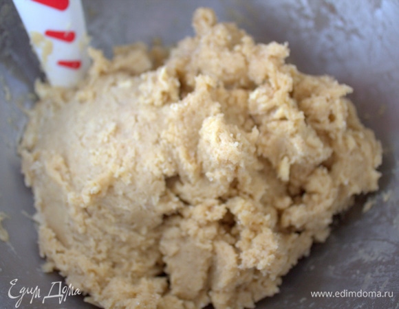 Замесить тесто.