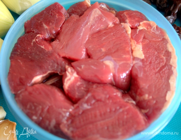 При покупке мяса сразу перекладываю его из магазинной упаковки в свои специальные коробки для сохранения свежести.