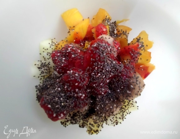 Немного всыпать семян чиа.